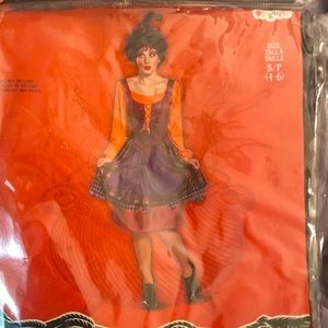 New/unopened Sanderson sister costume. Size small. Two pieces.